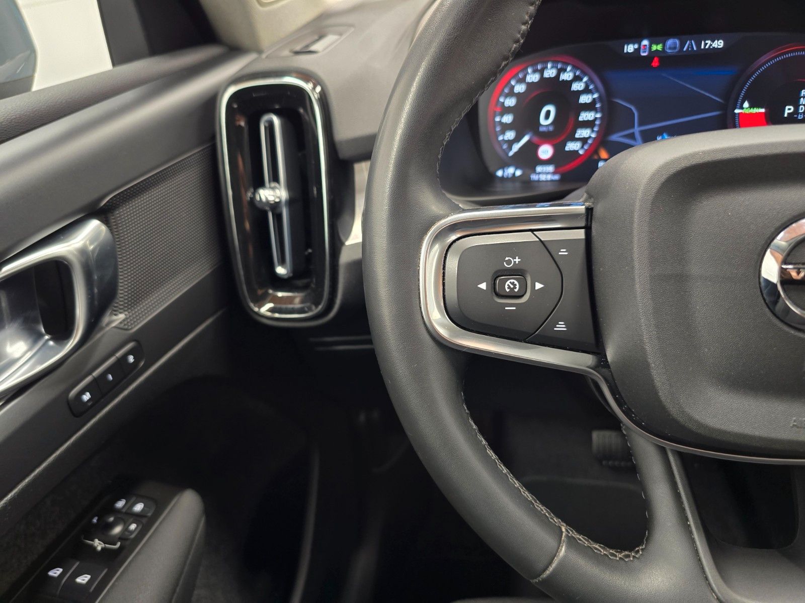 Volvo XC40 Inscription Geartronic/ACC/Lane/LED/Navi foto 16