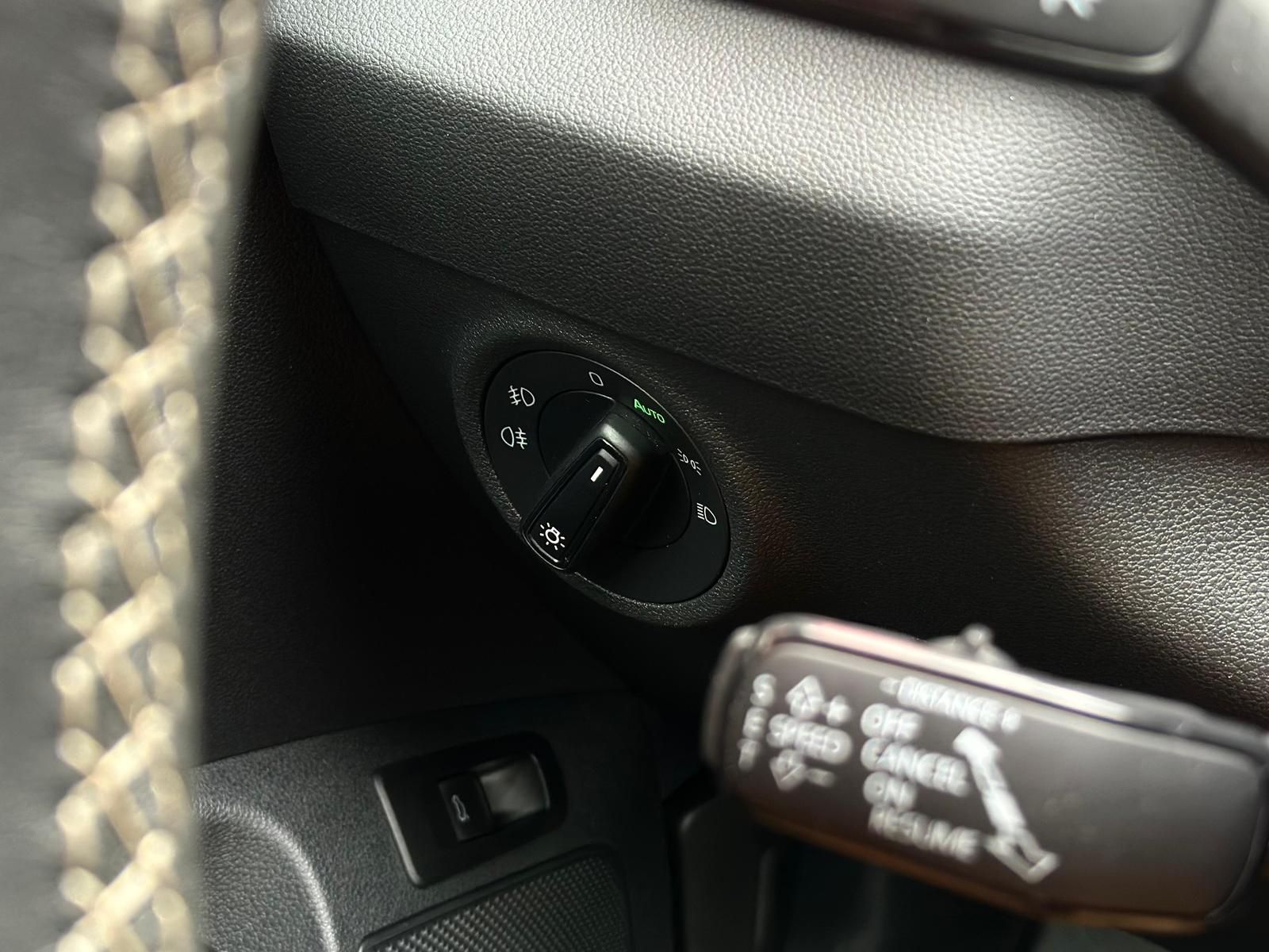 SKODA Karoq 2.0TSI SPORTLINE 4x4* LED#AHK#PANO#SH#KEYL - Image 19