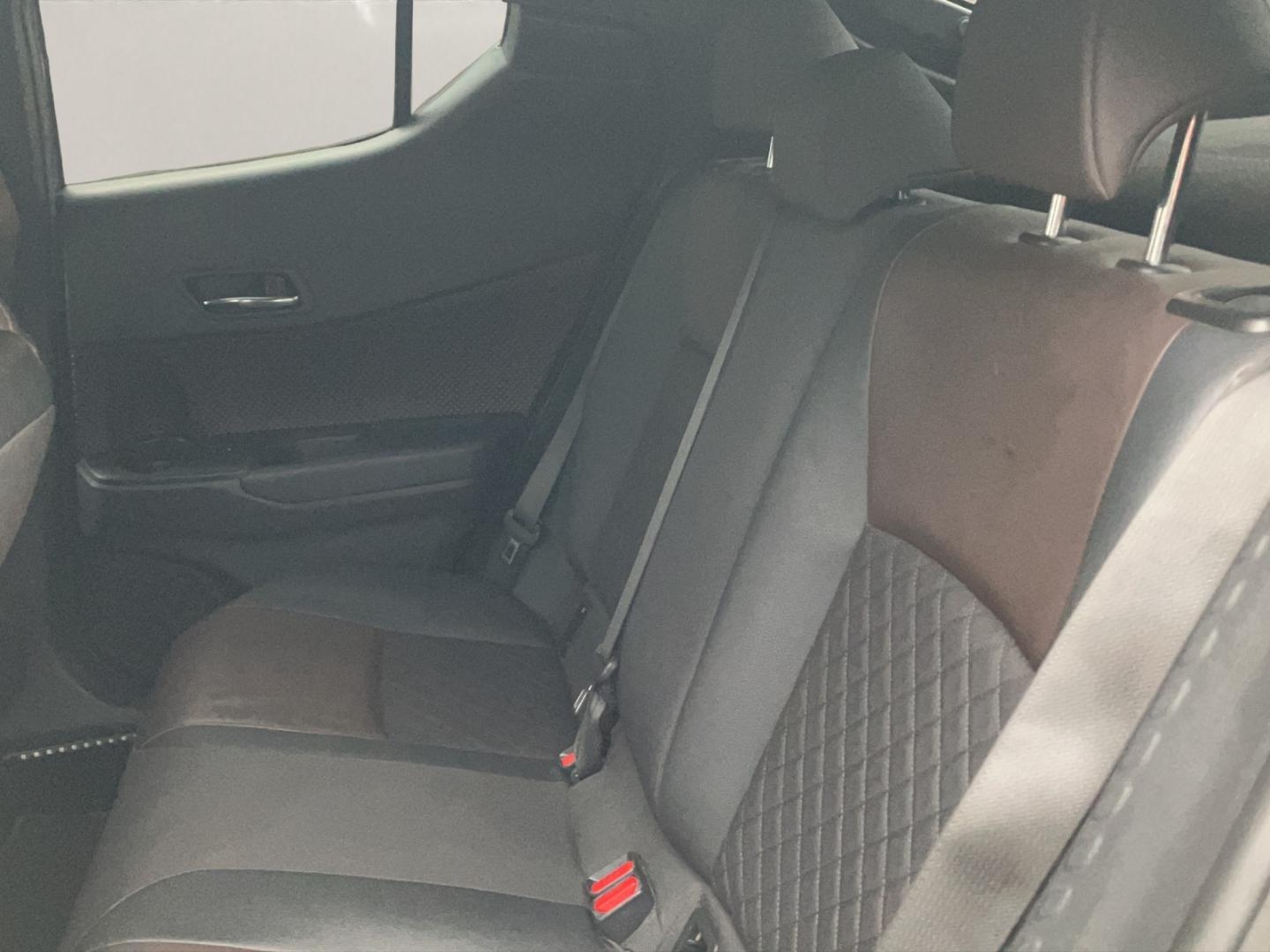 Toyota C-HR 1.2 Turbo Lounge+LEDER+NAV+GJ-RÄDER !!