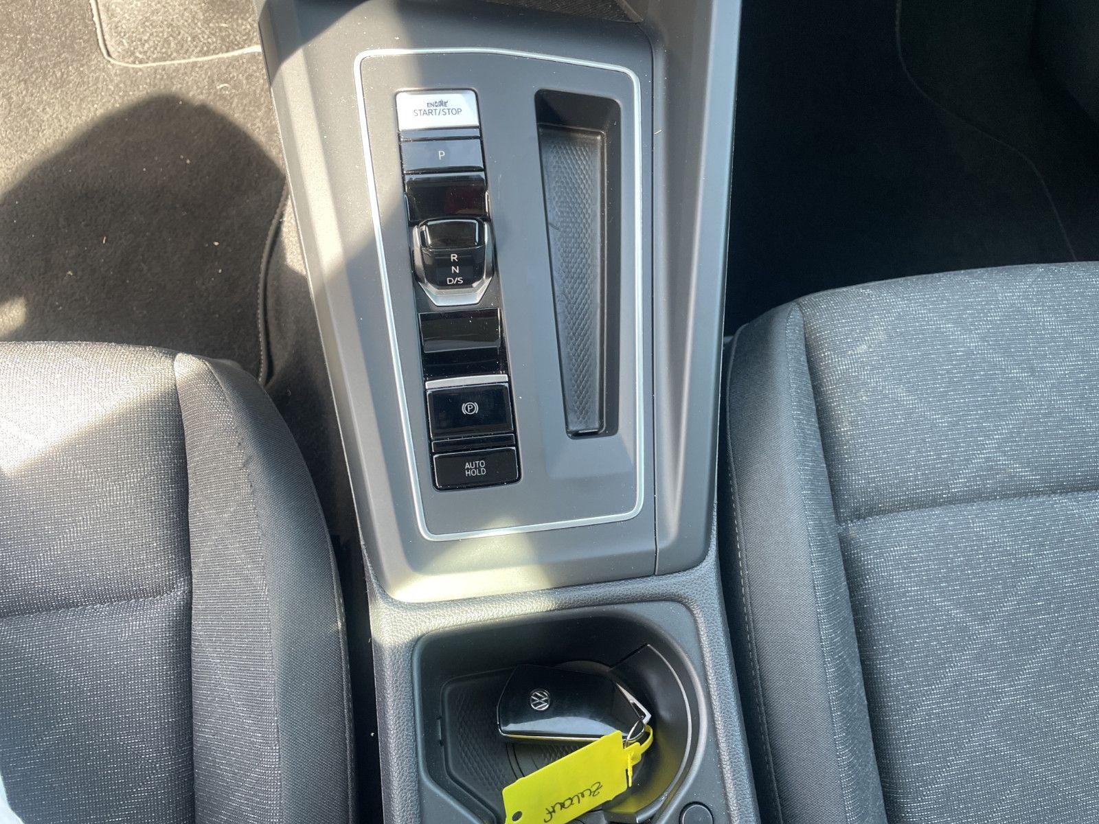 Fahrzeugabbildung Volkswagen Golf VIII Variant Life *AHK*PDC*Ambiente*Navi*