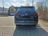 Volkswagen Tiguan Allspace 2.0 TDI SCR 140kW DSG 4MOTIO... - Volkswagen Tiguan Allspace in Nürnberg