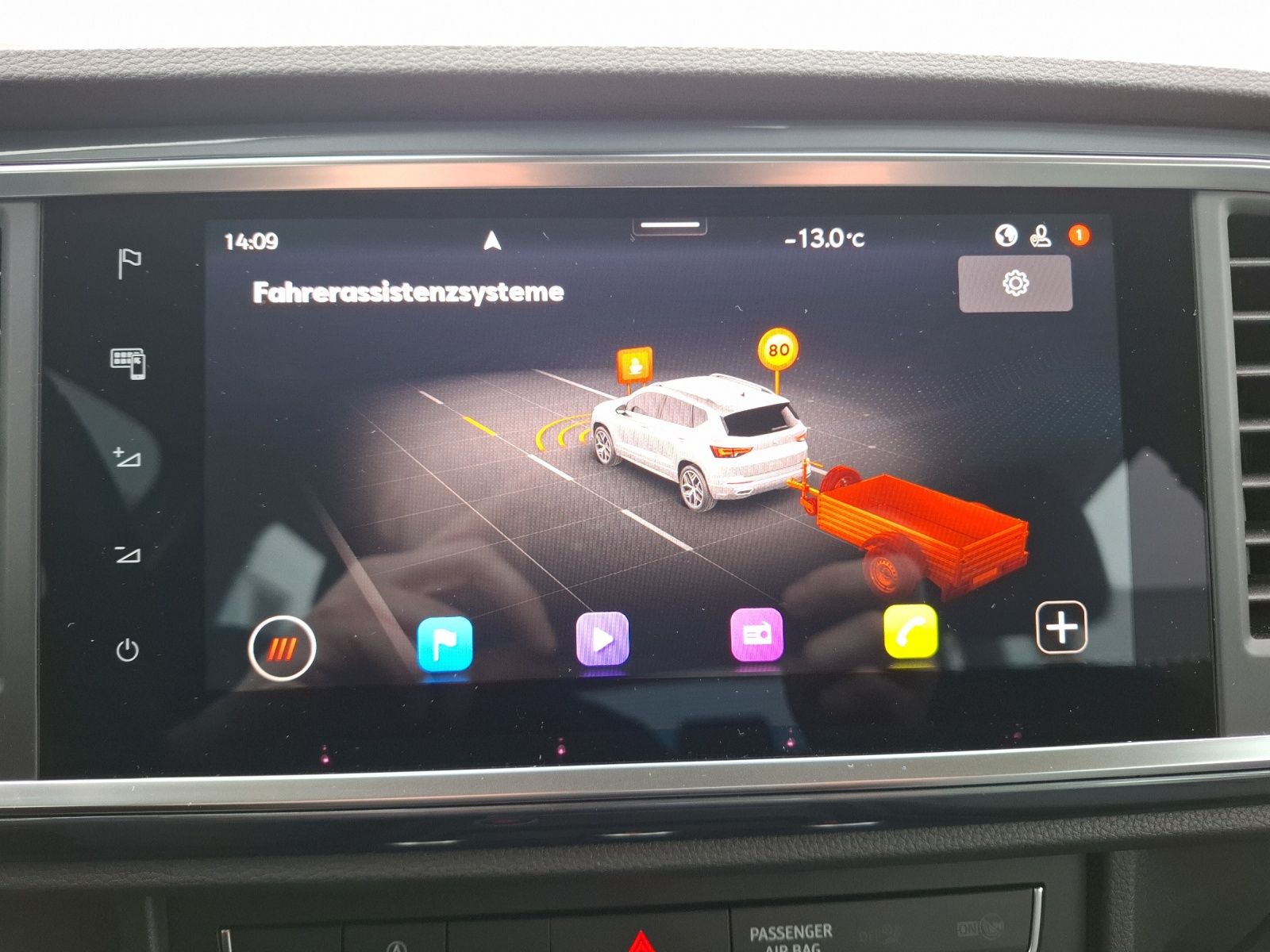 Fahrzeugabbildung SEAT Ateca TSI Style LED AHK Navi GRA PDC SH LM