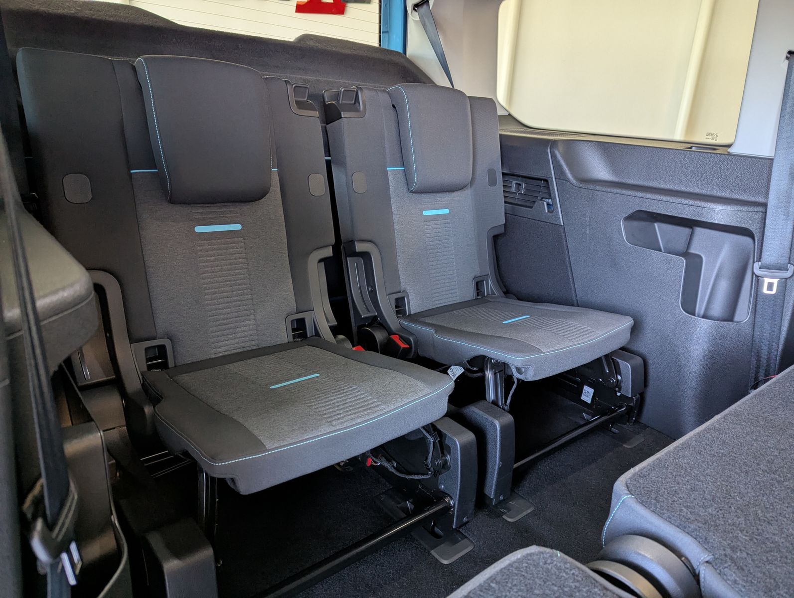 FORD Tourneo Connect L2 Active 7-Sitz Bi-LED Pano AHK - Image 16