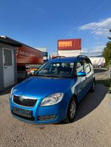 Skoda Roomster 1.4 16V Comfort Comfort - Skoda Roomster Comfort mit Benzin-Antrieb