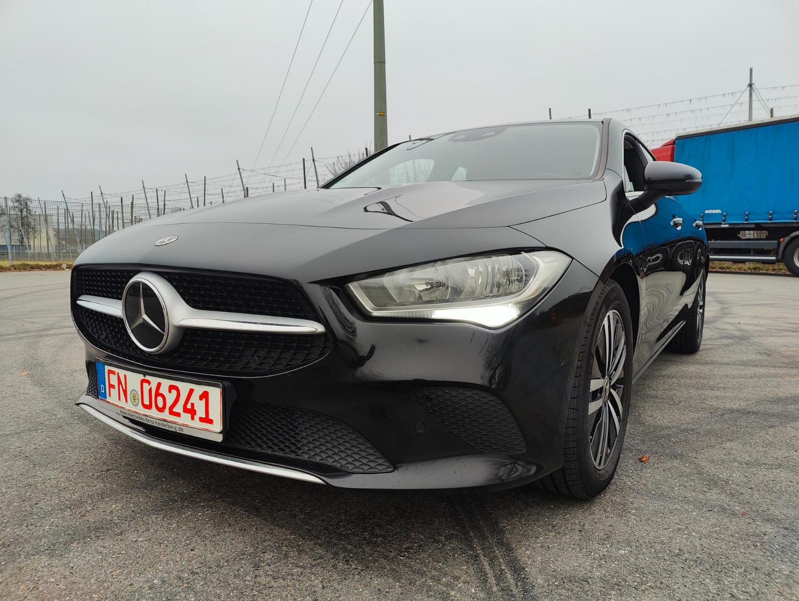 Mercedes-Benz CLA Shooting Brake CLA 200 d