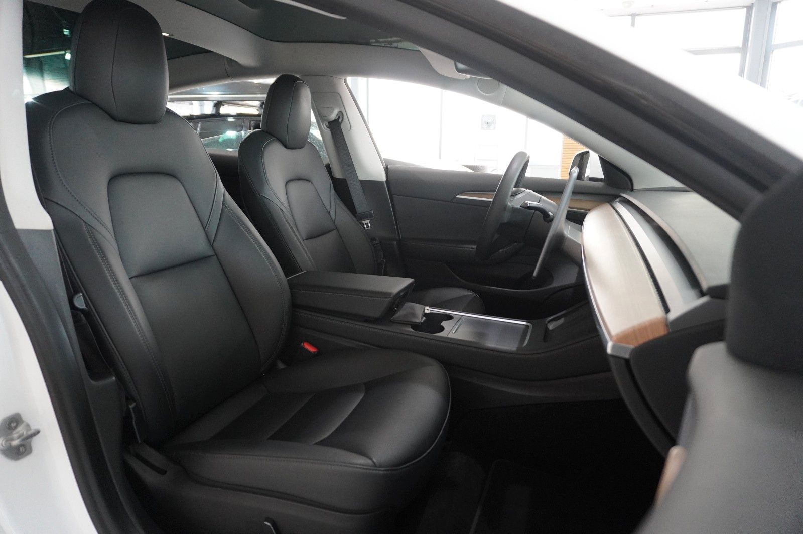 Fahrzeugabbildung Tesla Model 3 LONGRANGE DUAL-MOTOR NAVI/KAMERA/DAB/AMD