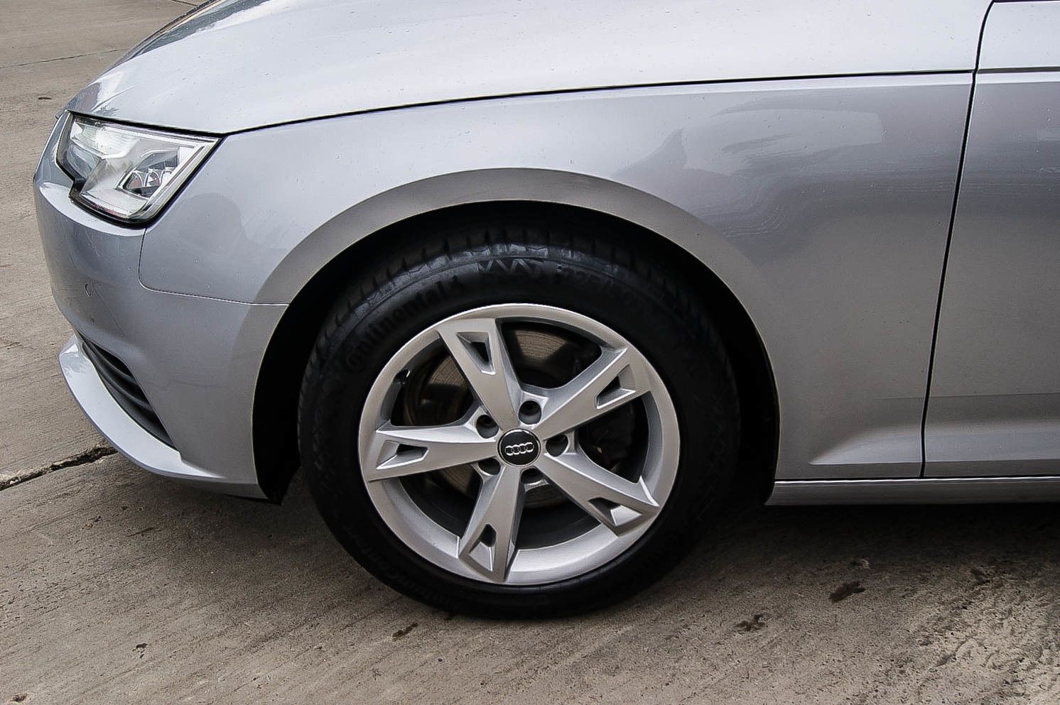 Fahrzeugabbildung Audi A4 Avant 14TFSI S-Tronic NAVI XENON ANHÄNGERKPLG