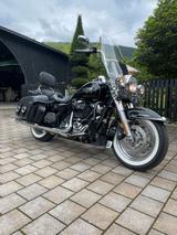 Harley-Davidson Road King Classic FLHRC - HARLEY-DAVIDSON CLASSIC ROAD KING