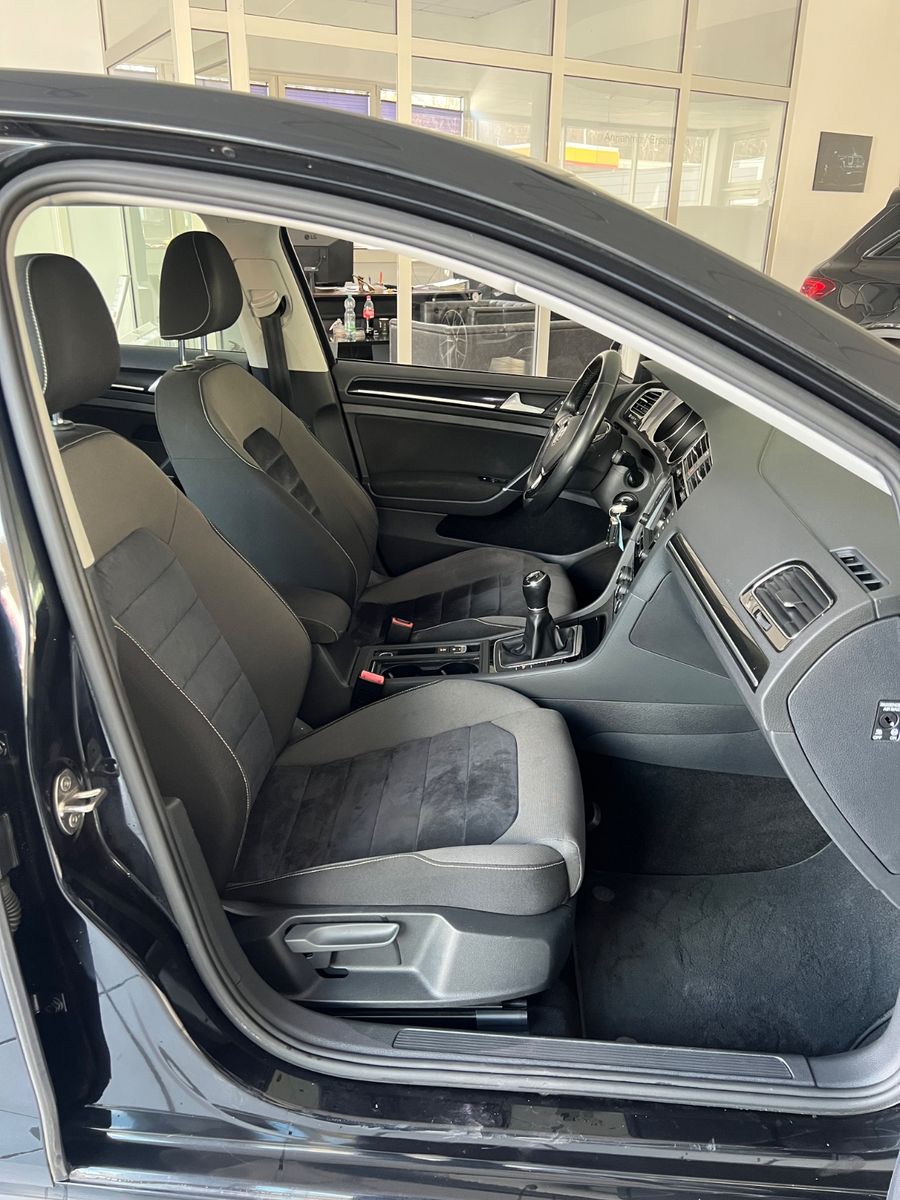 Fahrzeugabbildung Volkswagen Golf VII Lim. 2.0 TDI Highline BMT