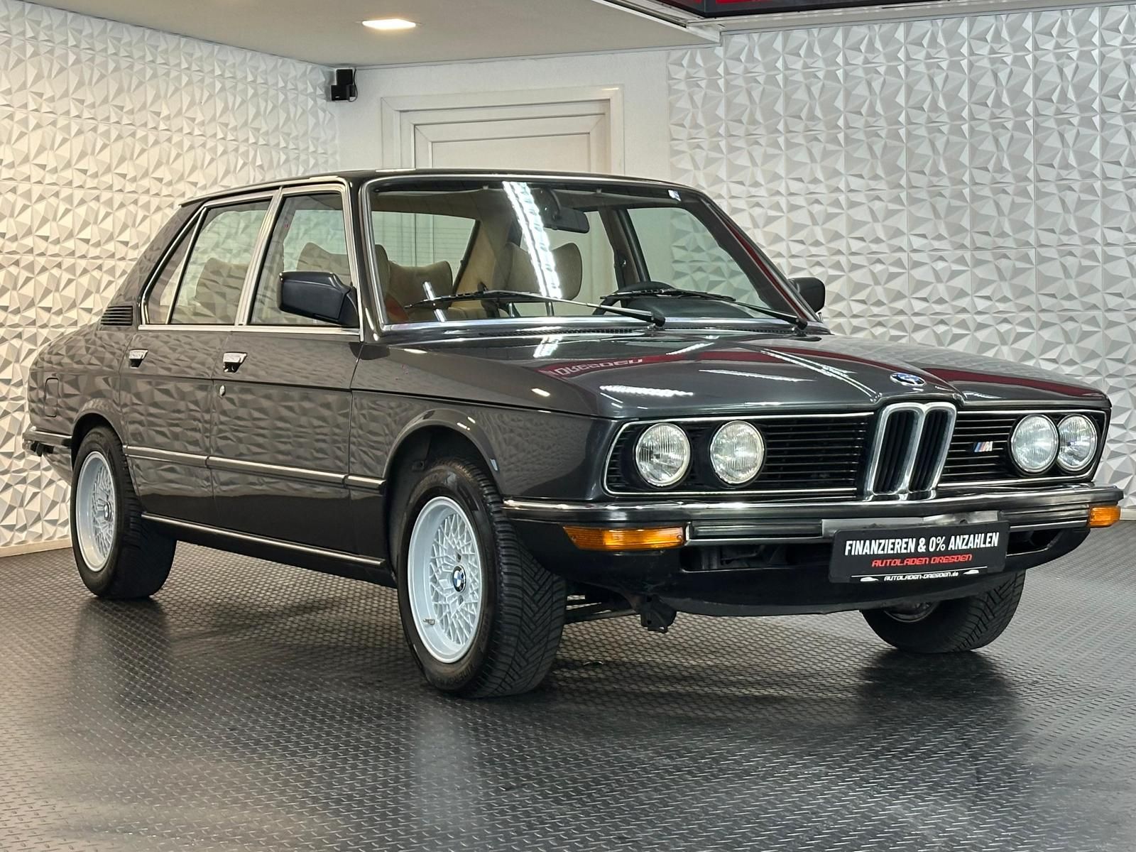 BMW 528i E12 H-ZULASSUNG#15'ALU#VELOUR#PIONEER#SERVO - Image 2