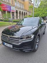 Volkswagen Touareg 3.0 V6 TFSI 250kW 4MOT Tiptr. Elegan... - Volkswagen Touareg mit Benzin-Antrieb: Geländewagen, 3.2