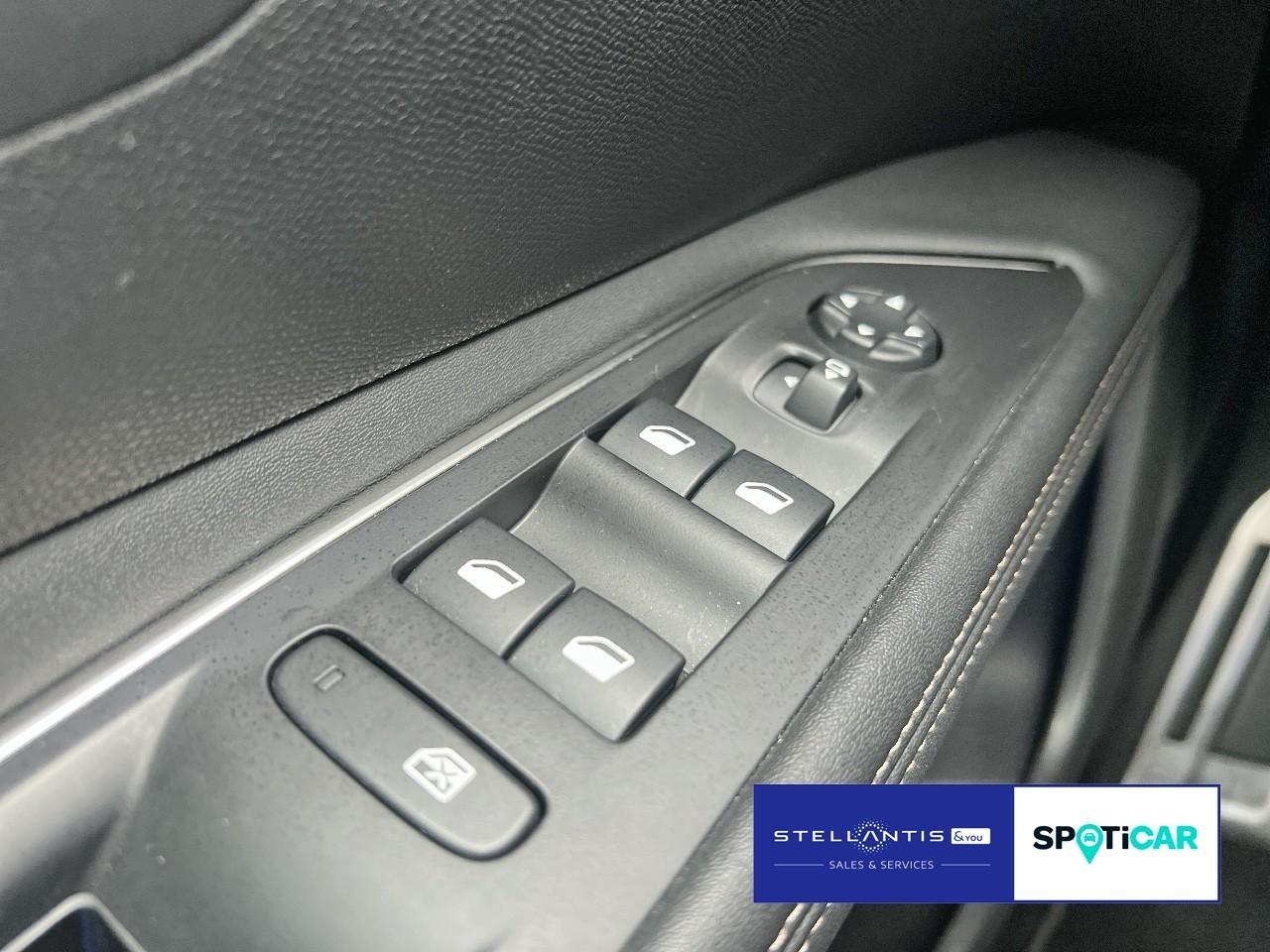 Peugeot 3008 1.2 PureTech 130 GT *Pano*AppleC*Shz*