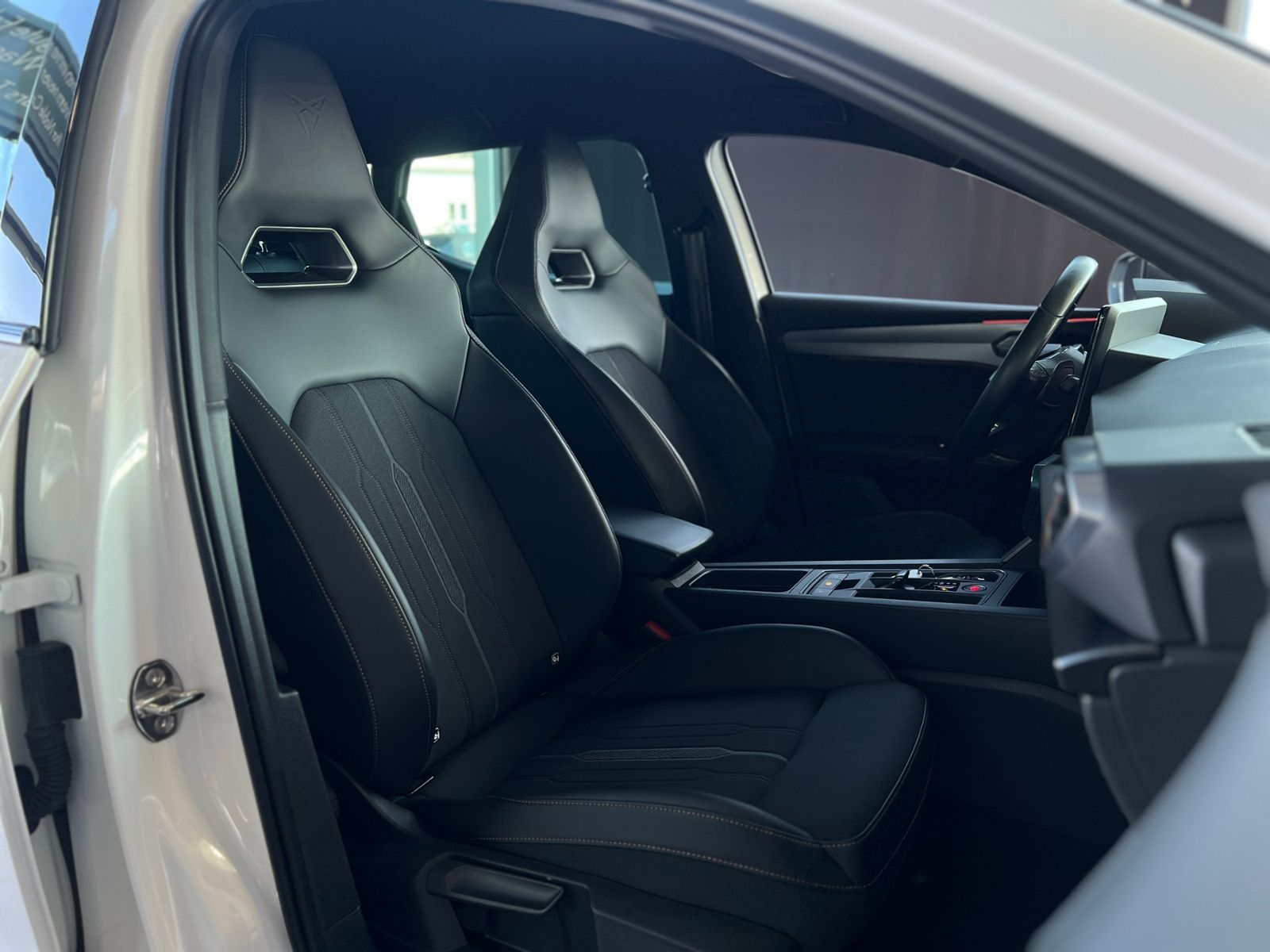 Fahrzeugabbildung CUPRA Leon Lim. VZ e-Hybrid FULL LINK LED NAVI