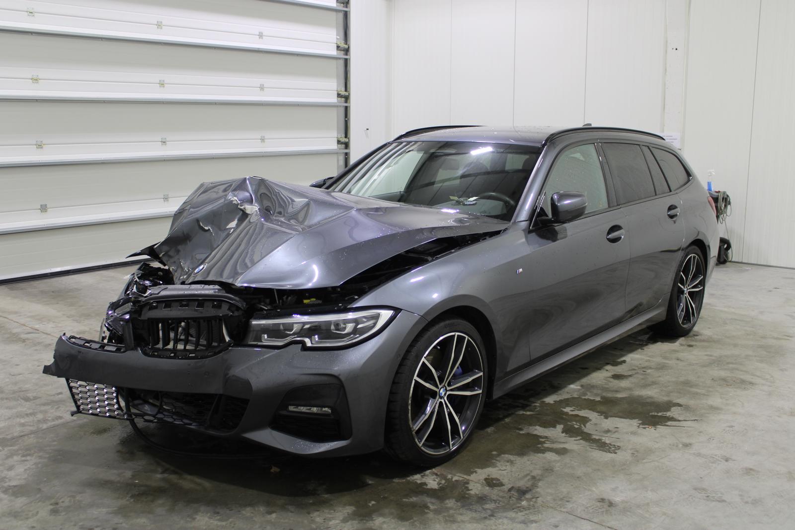 BMW 330d AUTO