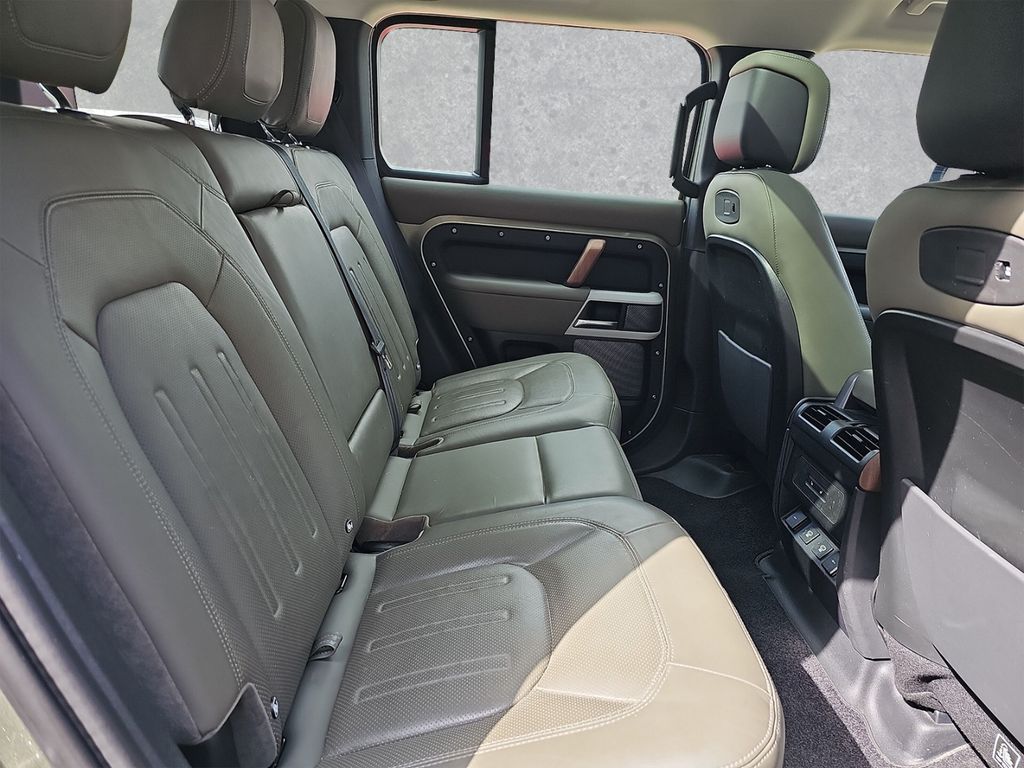 Land Rover Defender 110 D200 AWD HSE