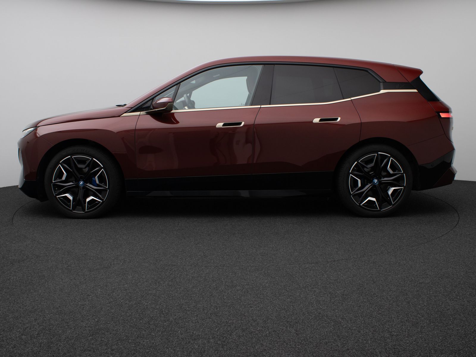 Fahrzeugabbildung BMW iX xD50  Sport Pano Sky-Lounge 360°Laser SoftCl
