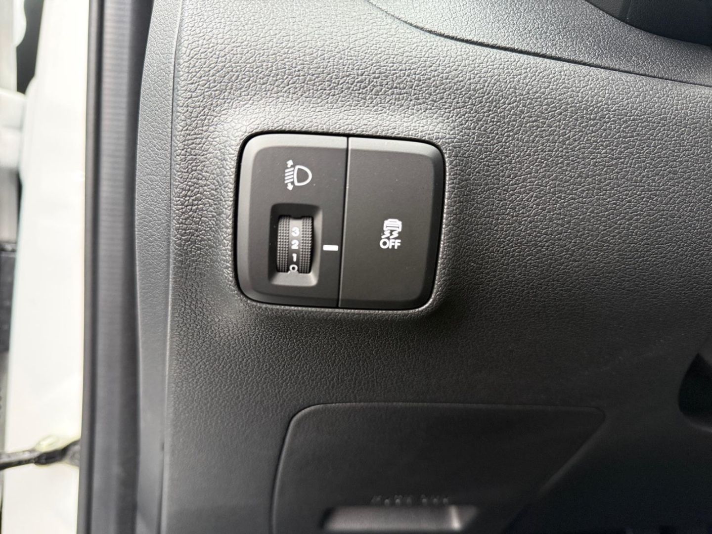 Fahrzeugabbildung Hyundai i10 FL 1.0 MT 2WD Trend Klima Parksensoren