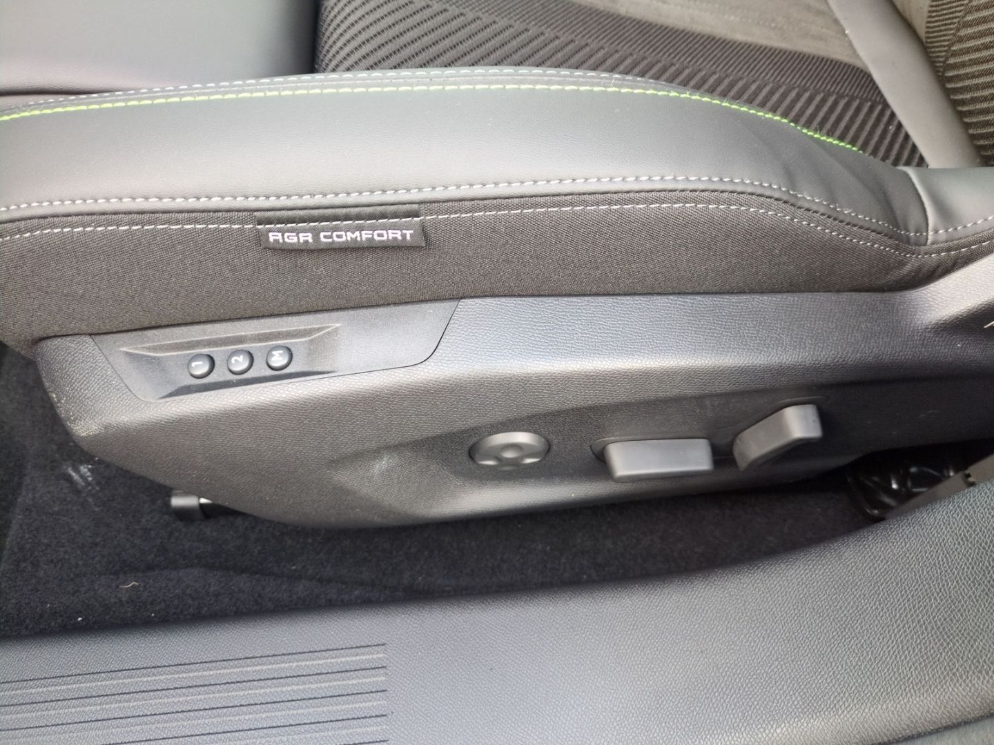 Peugeot 408 - Bild 17