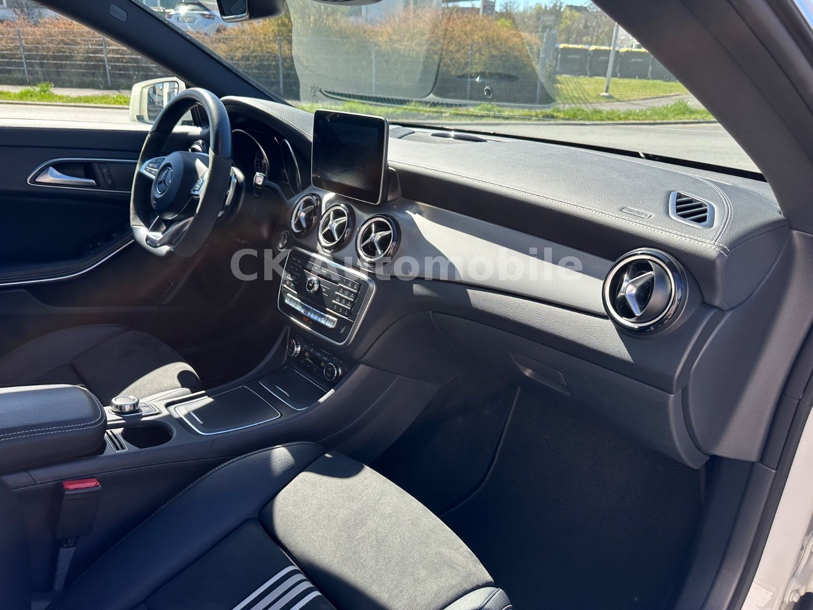 Fahrzeugabbildung Mercedes-Benz CLA220d Shooting Brake Peak Edition/Navi/LED/Kam