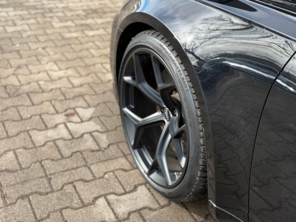 AUDI RS6 Avant PERFORMANCE/ STANDHZG./ B&O/ 22"/ PANO AUDI RS6 Avant PERFORMANCE/ STANDHZG./ B&O/ 22"/ PANO