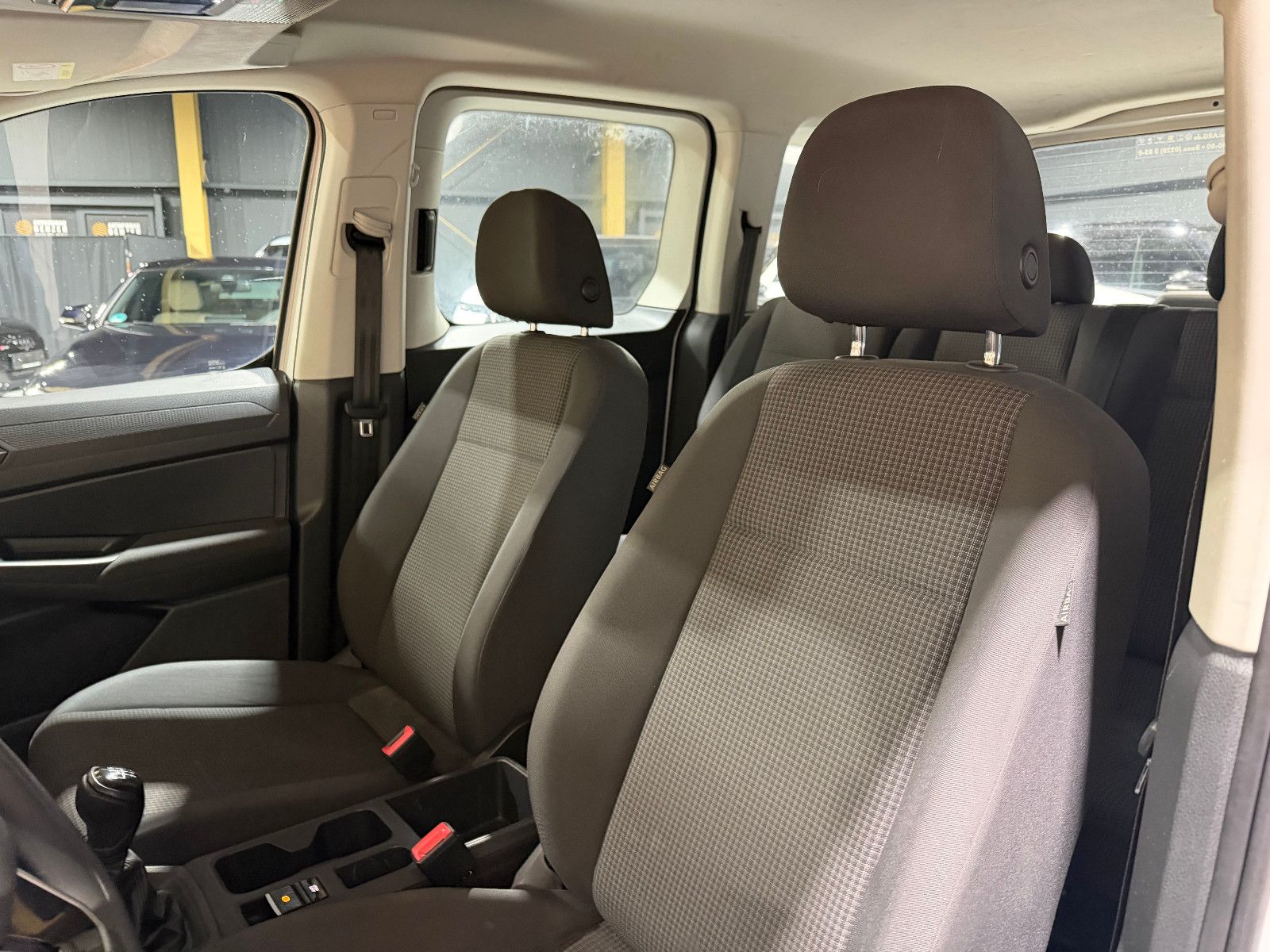 Fahrzeugabbildung Volkswagen Caddy  BLUETOOTH/AUTO-HOLD/ACC/TEMPOMAT/