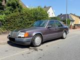 Mercedes-Benz E300 124 Mercedes Benz Limousine - Mercedes-Benz E 300 aus 1992