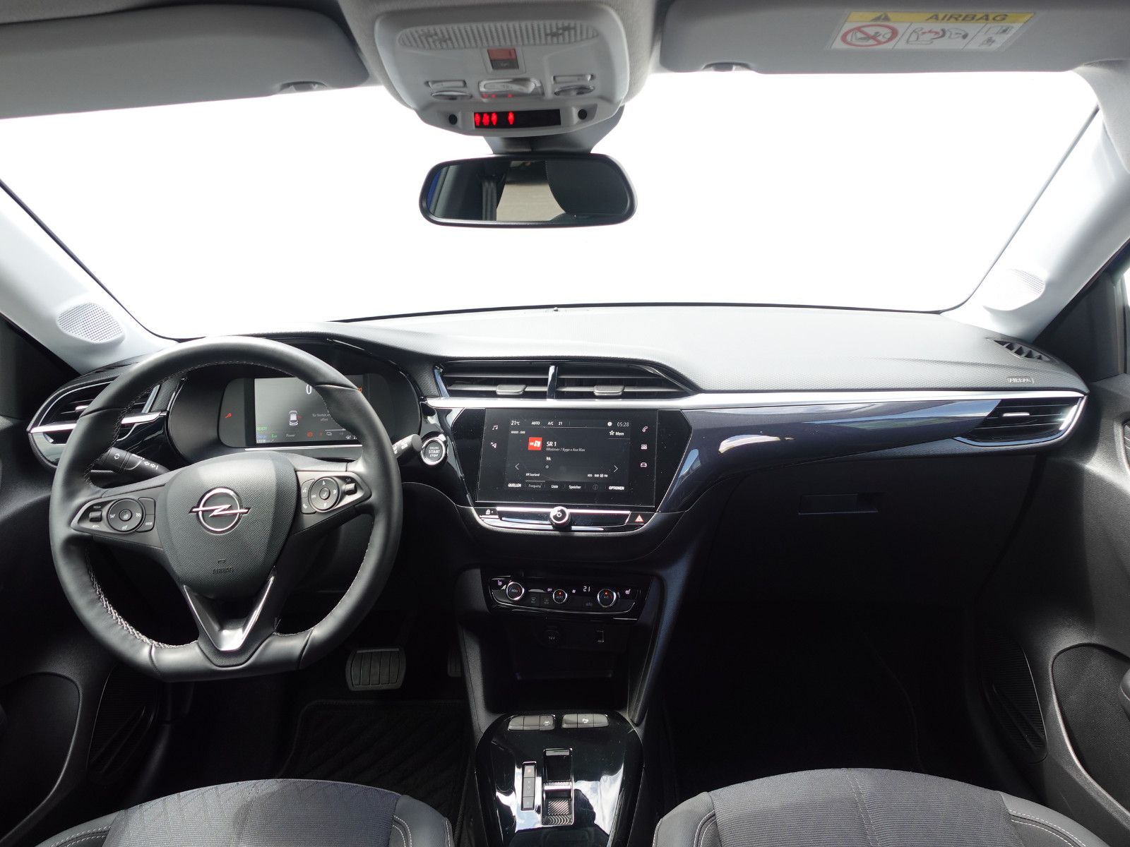 Fahrzeugabbildung Opel Corsa-e Elegance,Kamera,Sitzhz,Allwetter,DAB,LED