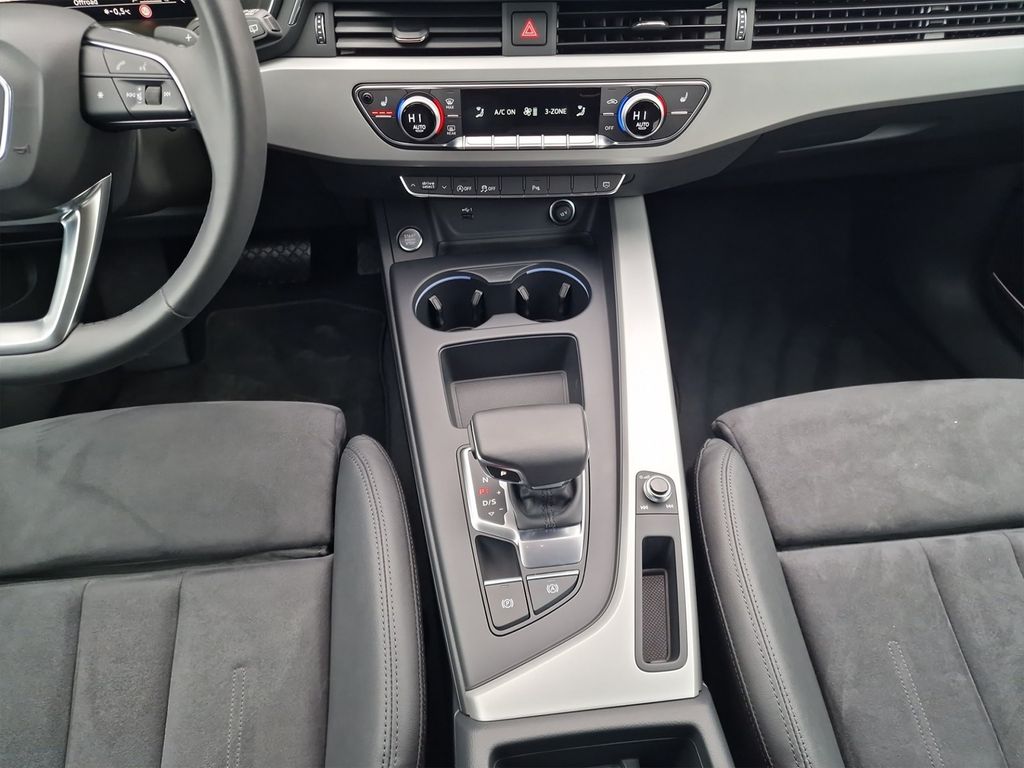 AUDI A4 2024