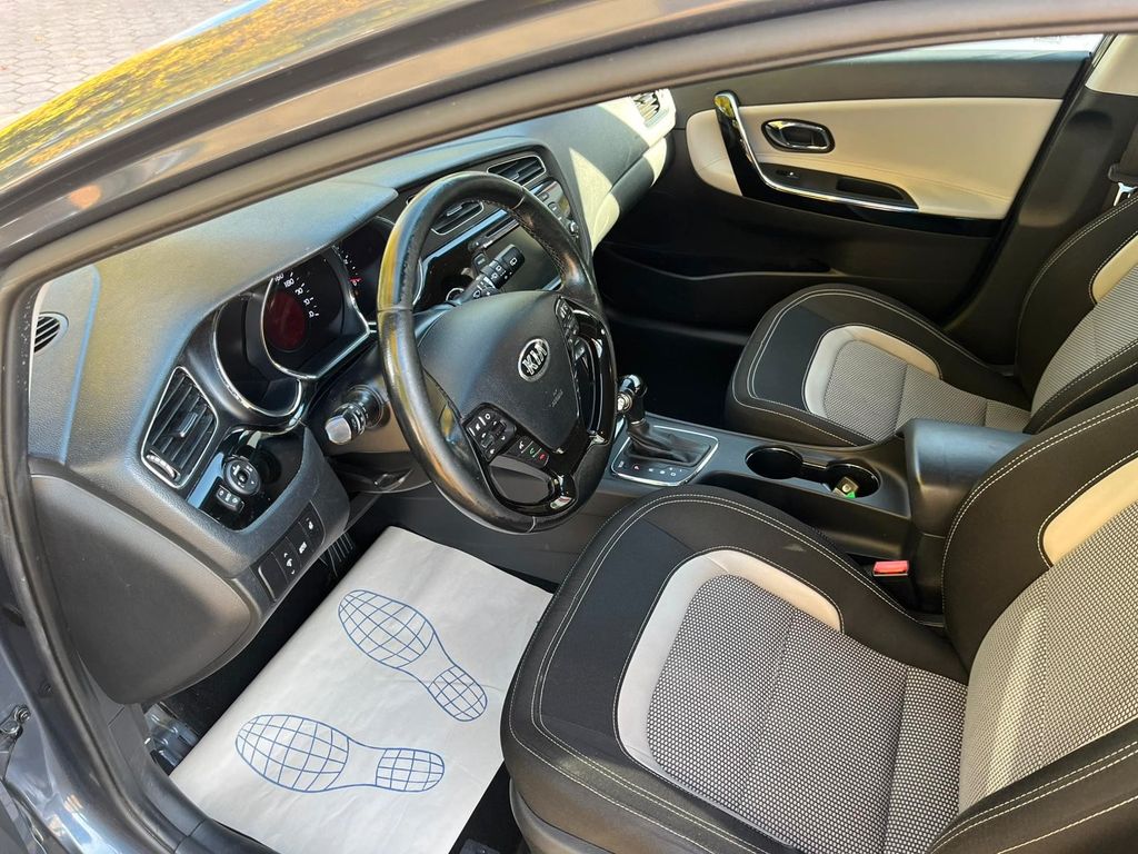 KIA cee'd SW 1.6 CRDi 128 Spirit Autom. - Bild 6