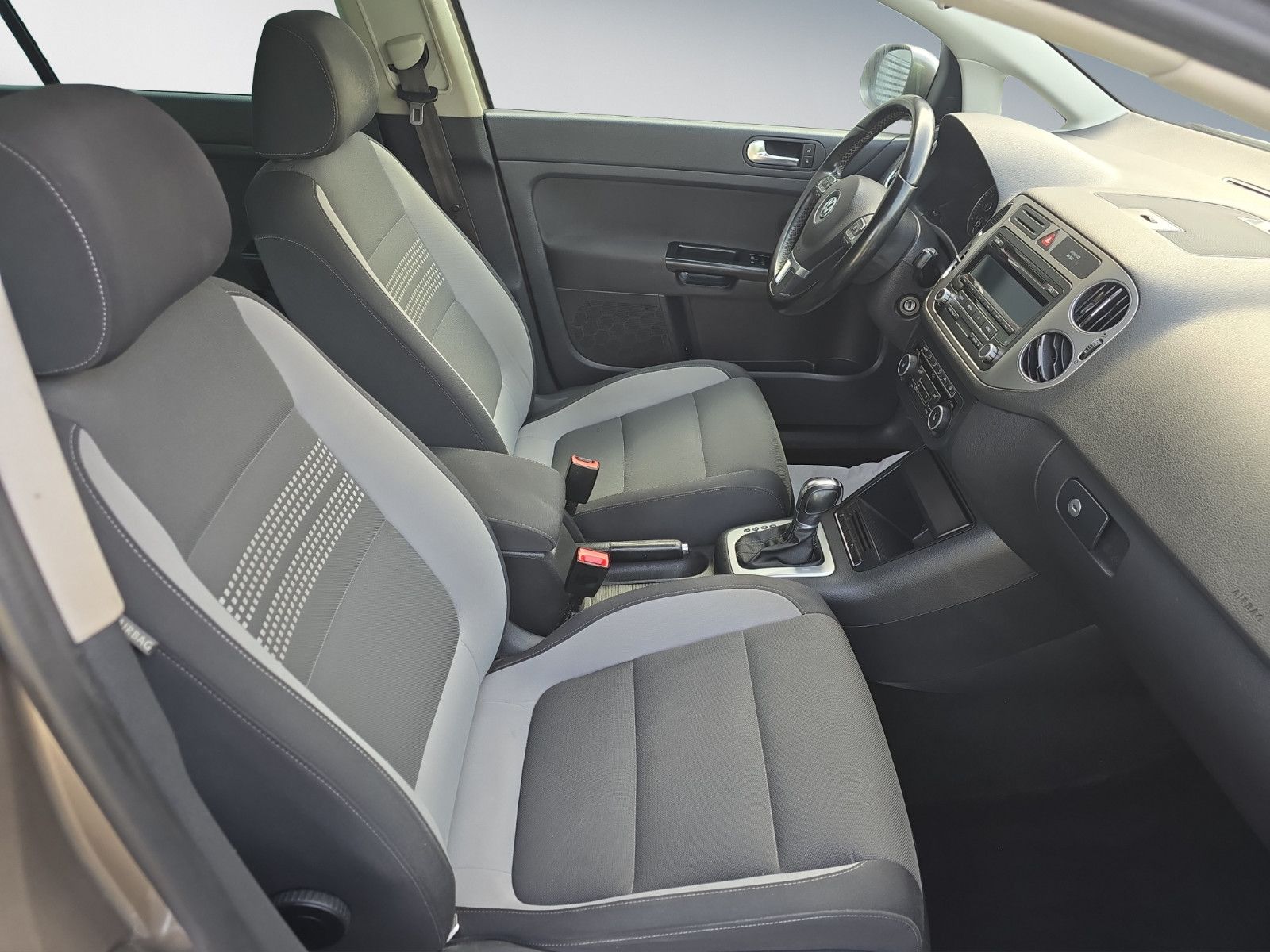 Fahrzeugabbildung Volkswagen Golf Plus VI Life*AUTOMATiK*SHZG*ALU*AHK