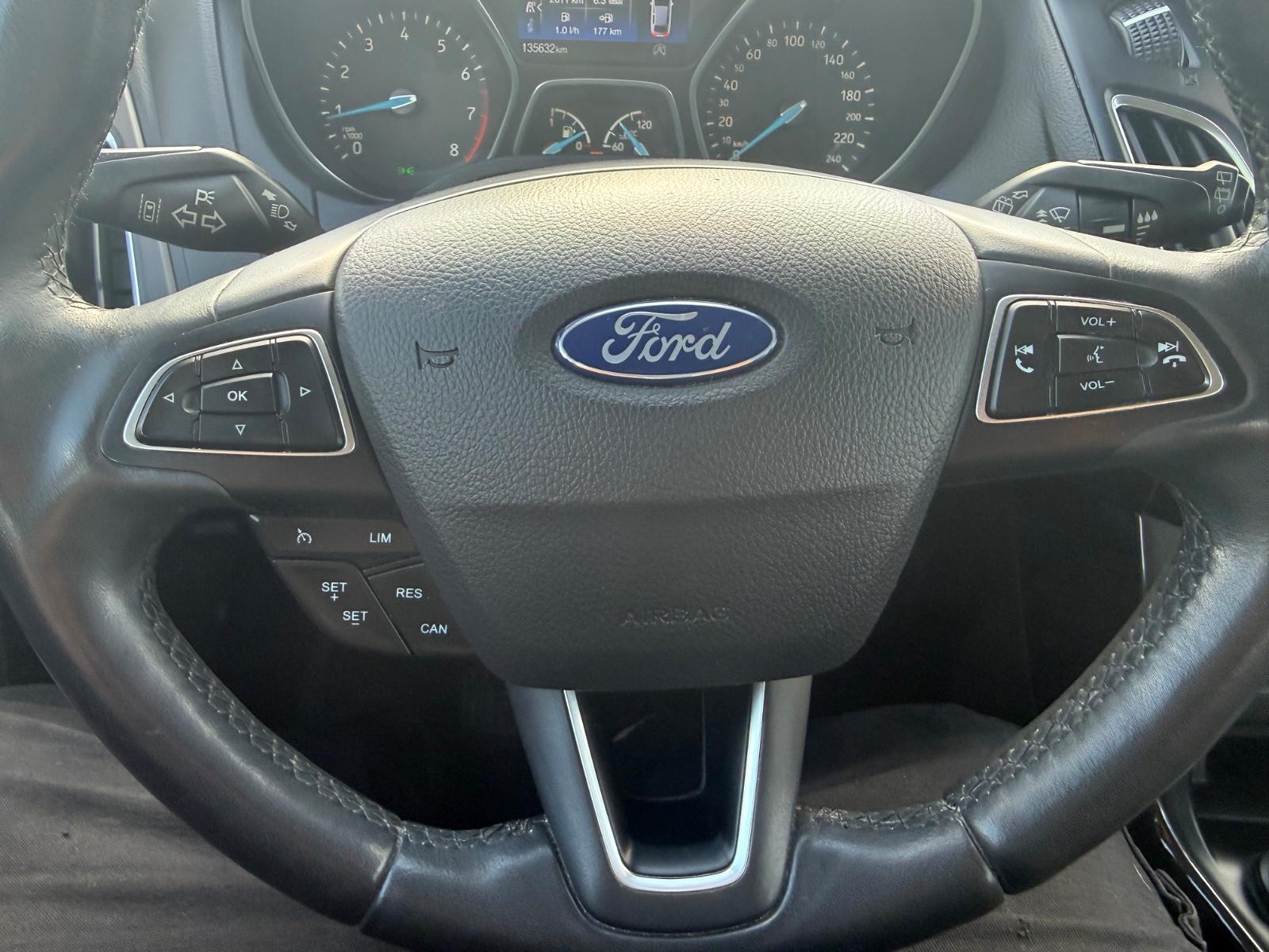 Ford Focus Turnier Titanium TÜV 06/27*Fährt Schön