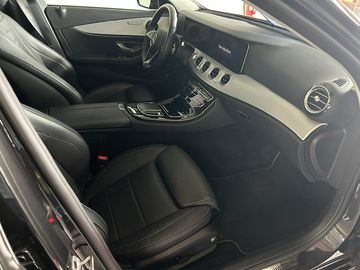 Mercedes E 220 - 5