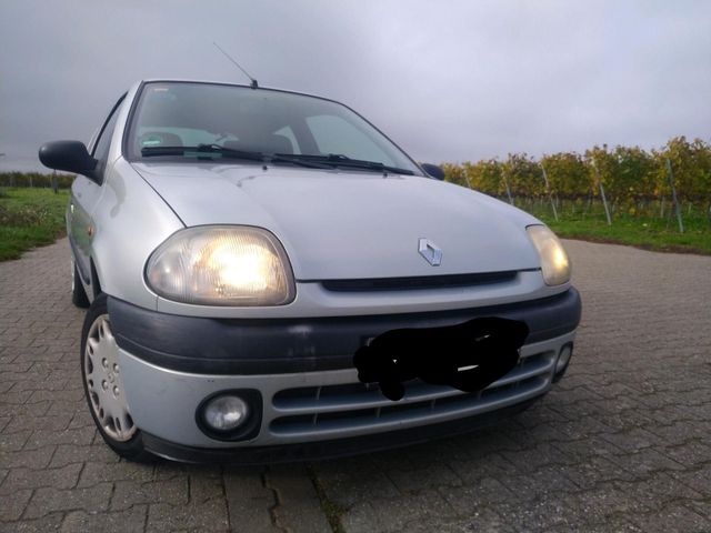 Renault Clio mit tüv 2026