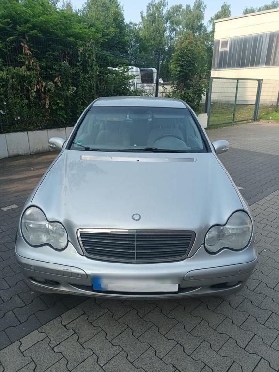 Mercedes-Benz C 180