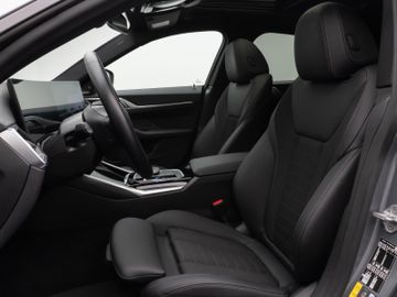 Fahrzeugabbildung BMW i4 eD35 Gran Coupé Glasdach Kamera DAB H/K Komfo