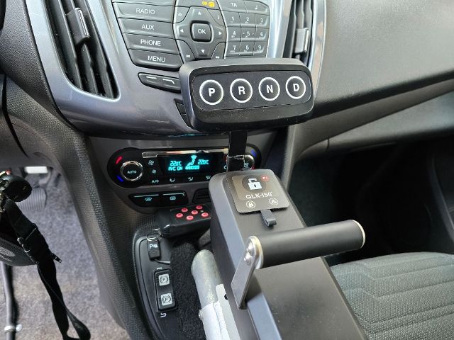 Fahrzeugabbildung Ford Grand Tourneo Connect Paravan Selbstfahrer Rolli