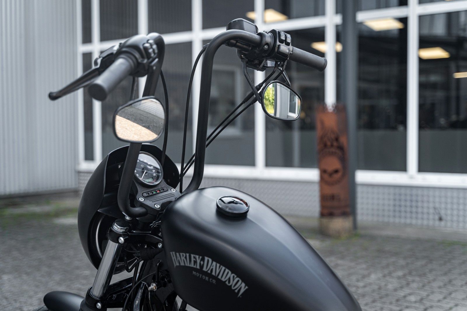 Fahrzeugabbildung Harley-Davidson XL883N IRON SPORTSTER - APE-Lenker