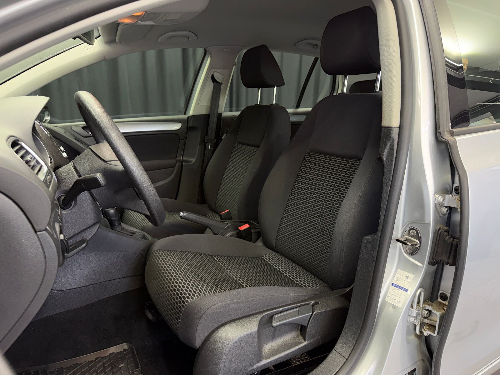 Fahrzeugabbildung Volkswagen Golf VI Trendline|DSG|1.HAND|TÜV NEU