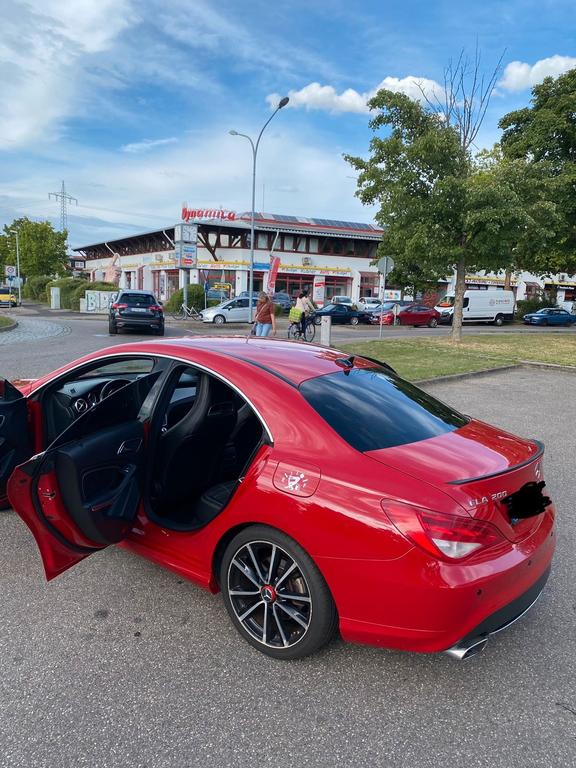 Mercedes-Benz CLA 200