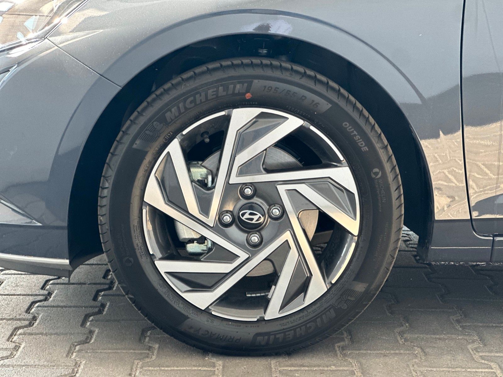 Fahrzeugabbildung Hyundai i20 Trend 1.0l 100PS Navi/SHZ!