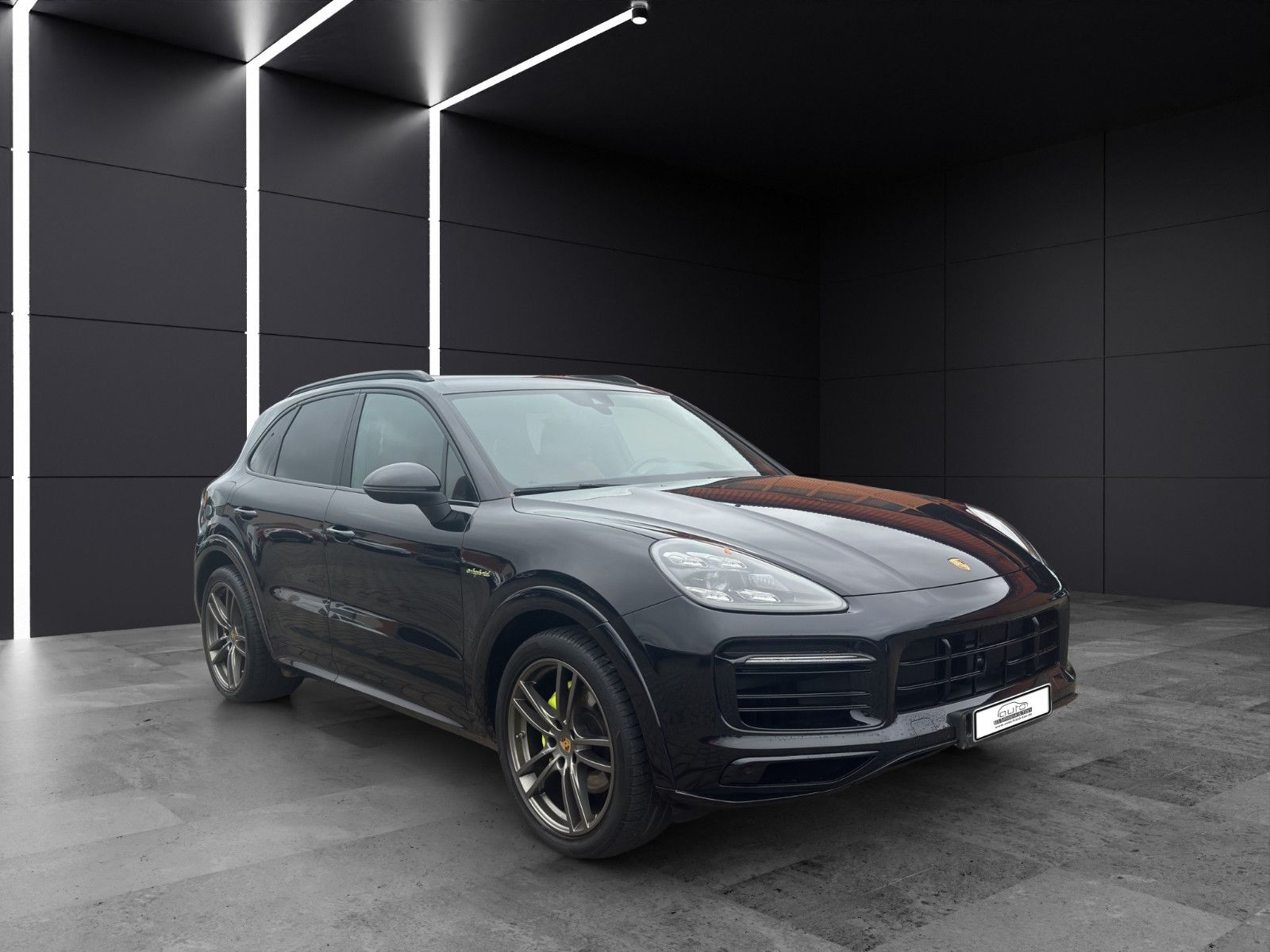 Fahrzeugabbildung Porsche Cayenne E-Hybrid*Matrix*AHK*Carplay*Bose*Head-up