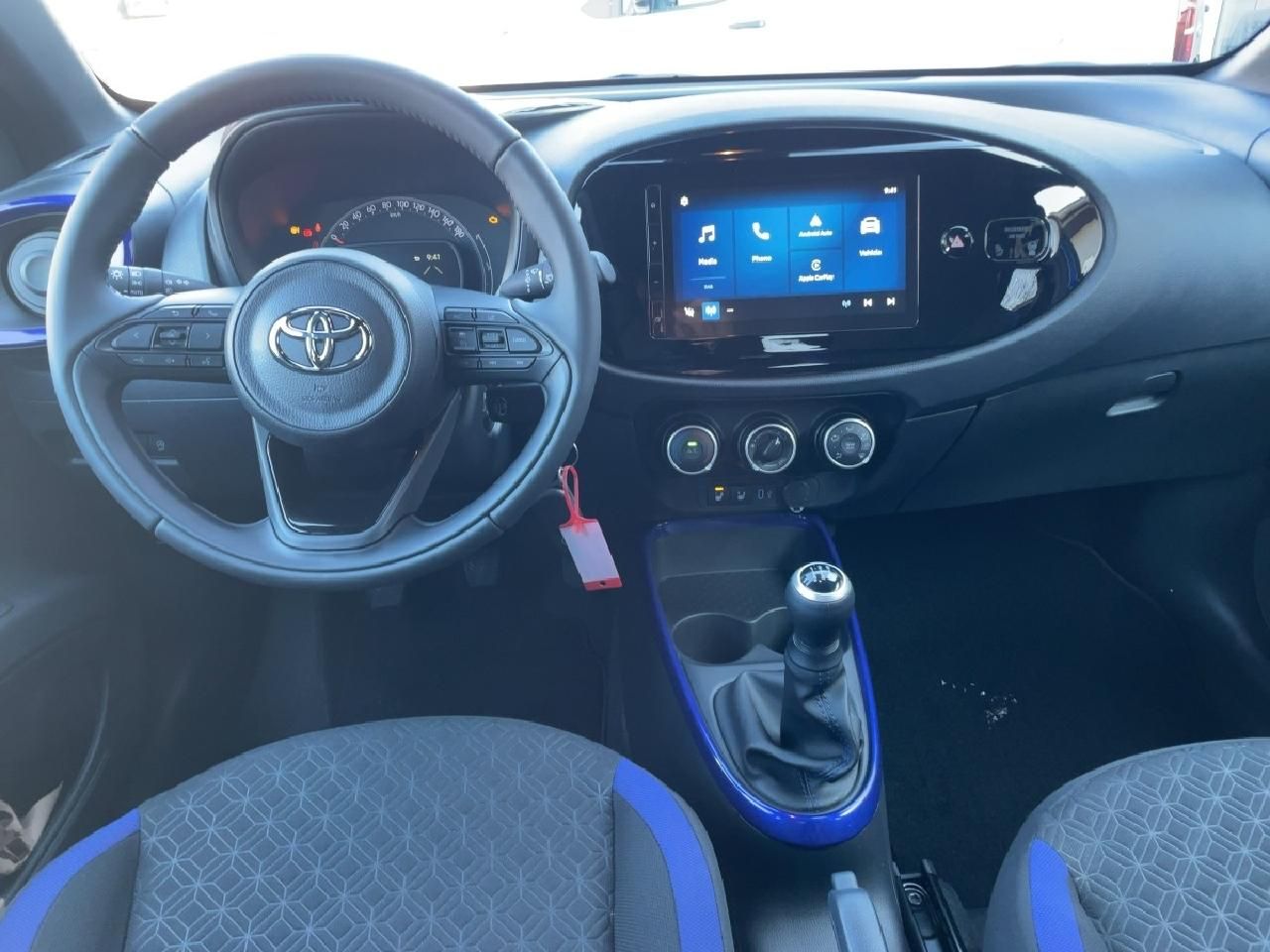 Fahrzeugabbildung Toyota Aygo X 1,0 l Teamplayer 5 M/T