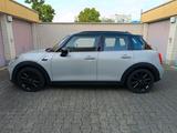 MINI Cooper (F55) Automatik  Top Zustand - MINI Cooper in Frankfurt (Main)