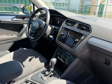Volkswagen Tiguan - 12