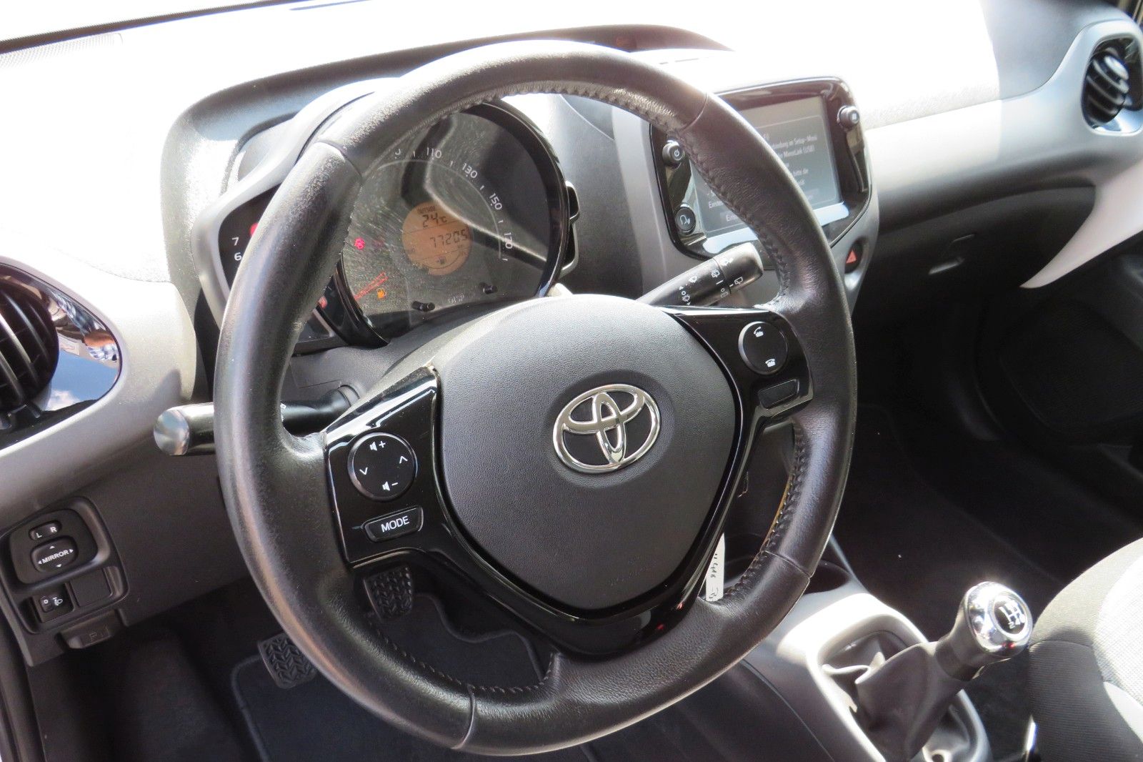 Fahrzeugabbildung Toyota Aygo AYGO X-PLAY SITZH. APP-CONNECT KLIMA 1H.