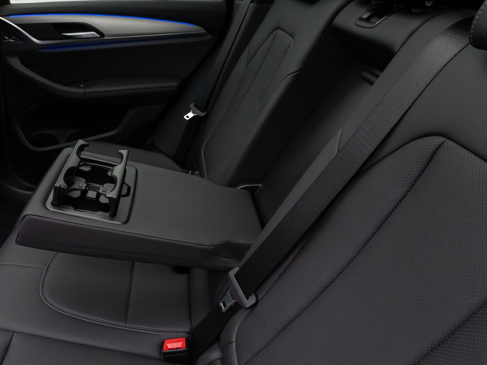 Fahrzeugabbildung BMW X3 xD20d Panorama Kamera DAB HiFi CockPit+ Sport