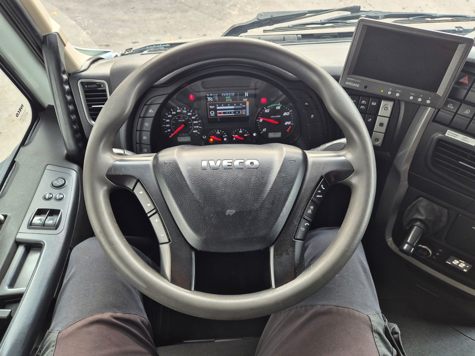 Fahrzeugabbildung Iveco Stralis 460NP LNG 4x2 3 Stück