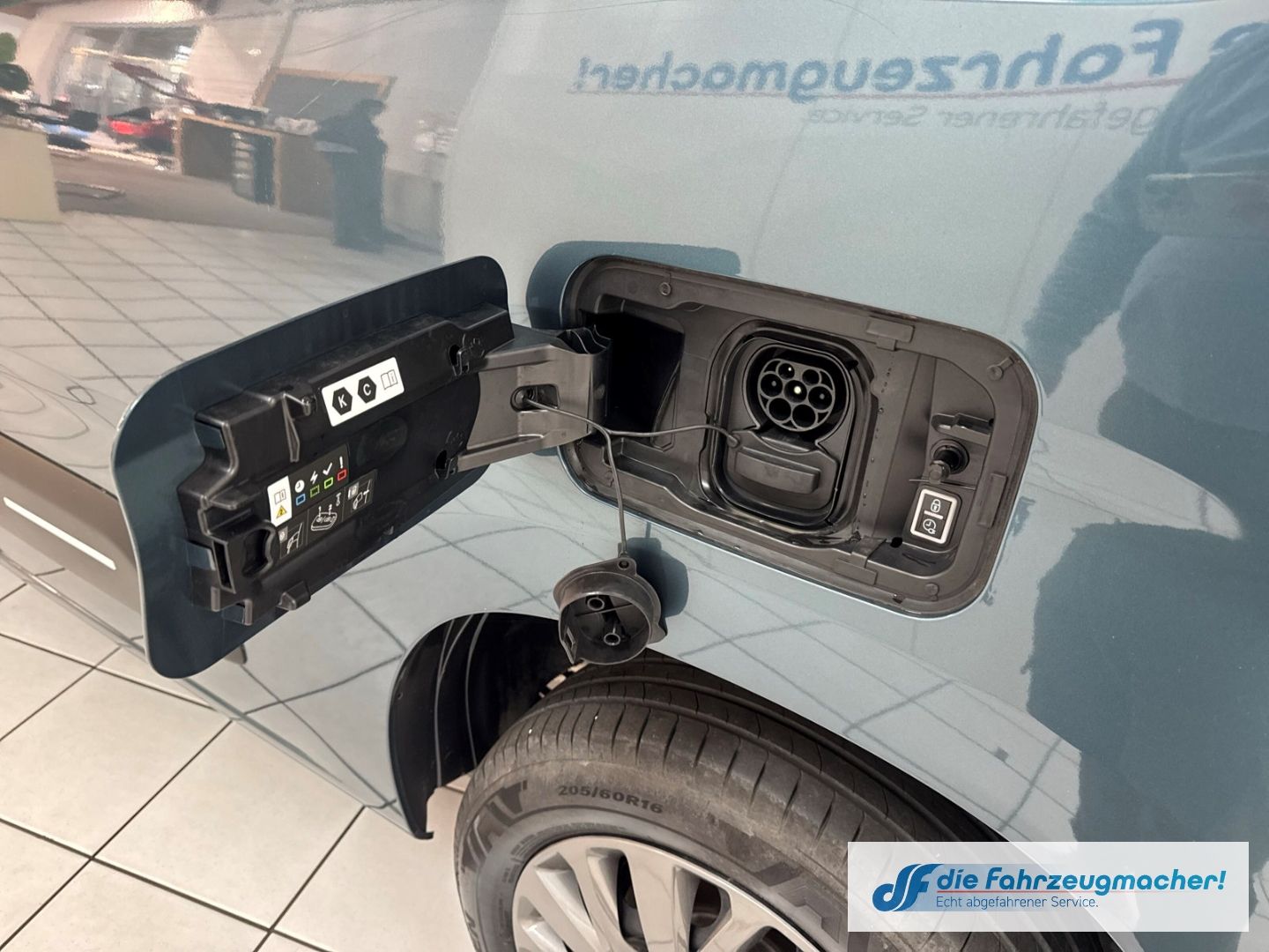 Fahrzeugabbildung Citroën Berlingo Plus Elektromotor M LED Apple CarPlay A