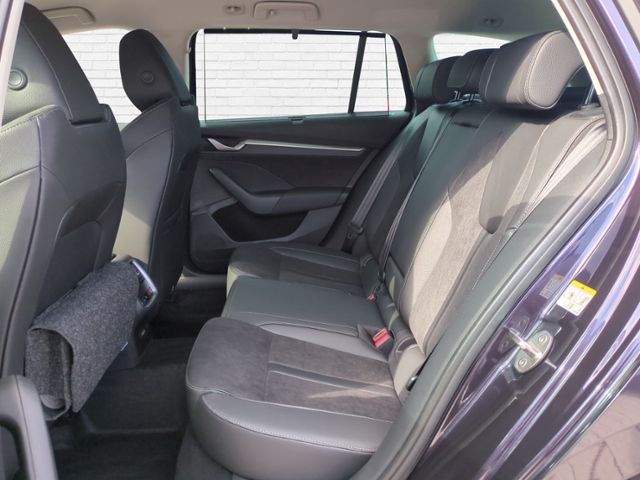 Fahrzeugabbildung SKODA Octavia Combi 1.5 eTSI m-HEV Balance DSG MATRIX