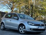 Volkswagen Golf VI Team*Automatik*1.Hand*Wenig-KM*SHZ*AHK* - Volkswagen Golf aus 2010: Team